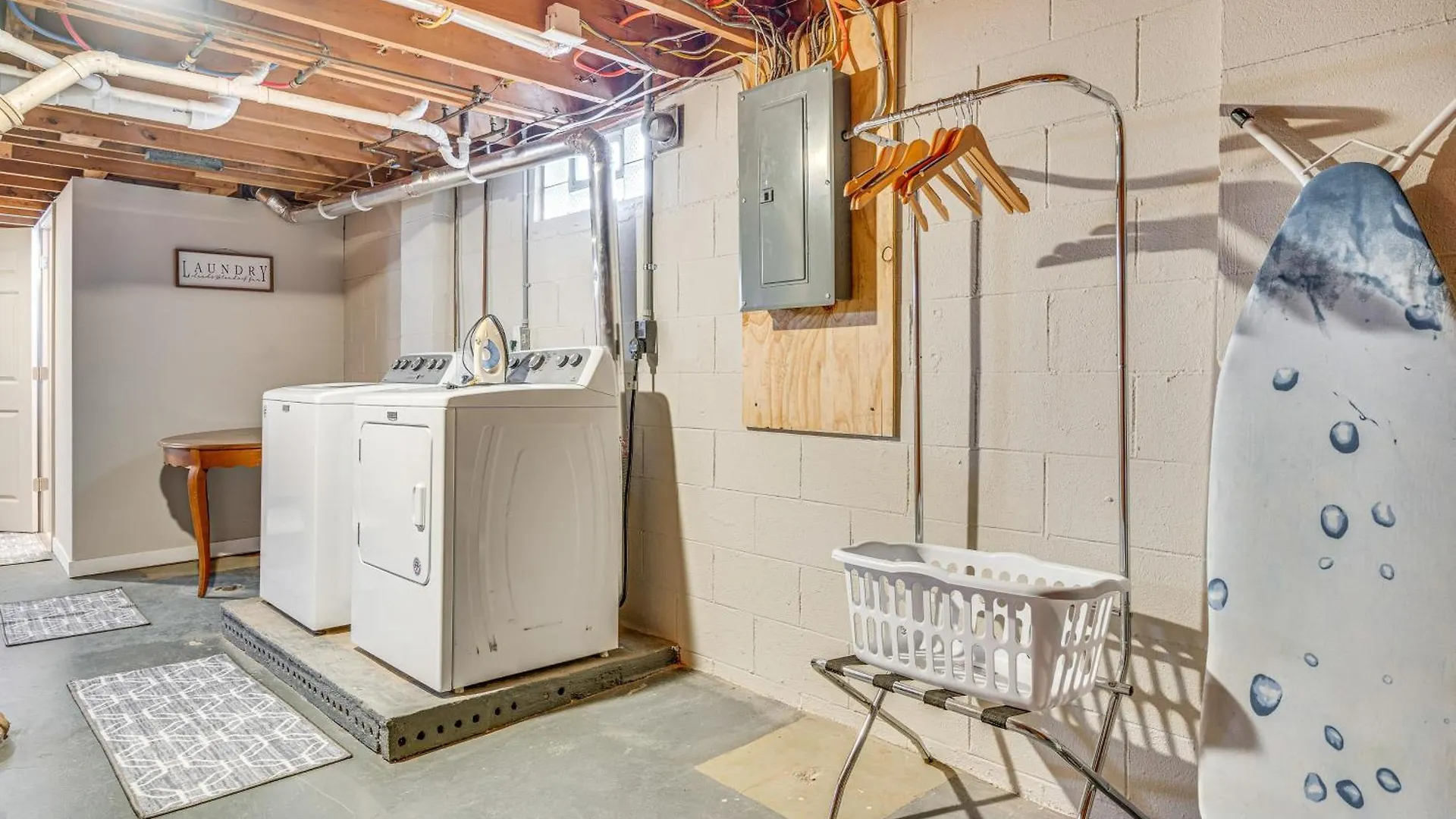 Columbus Vacation Rental, 7 Mi To Downtown! Holiday home